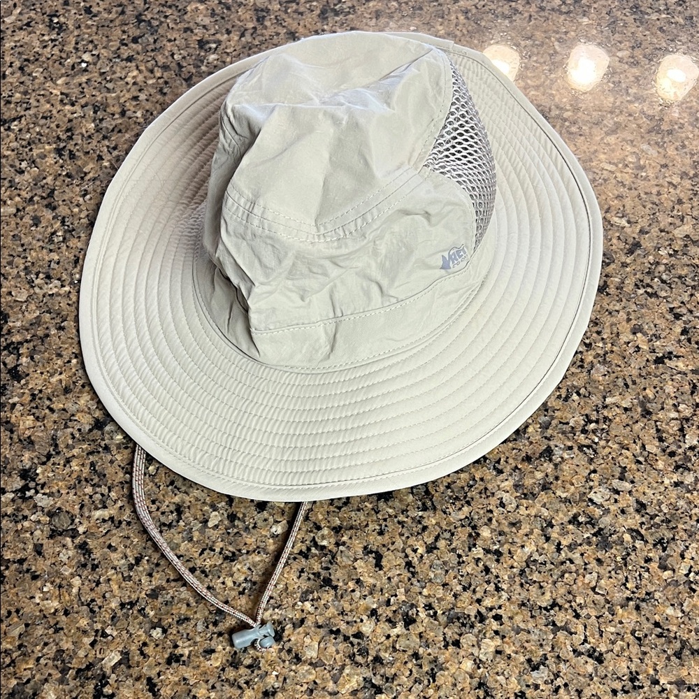 REI Outdoor Sun Hat with Mesh Ventilation